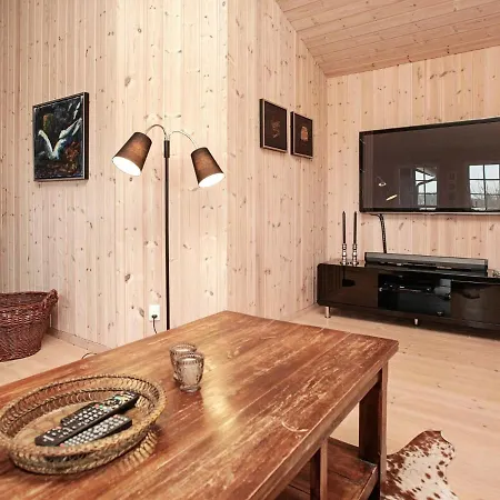 Three-bedroom Holiday In Saeby 18 *