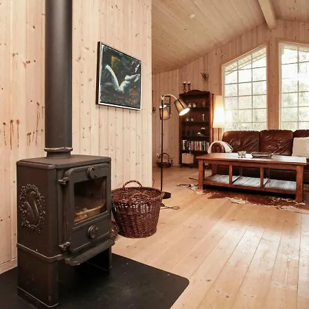 Three-bedroom Holiday In Saeby 18 *